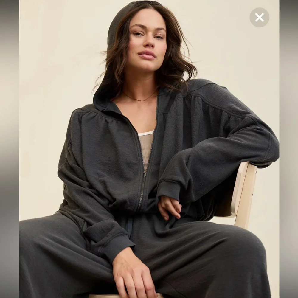 aerie Charcoal Gray Zip-Up Hoodie - Picture 1 of 7